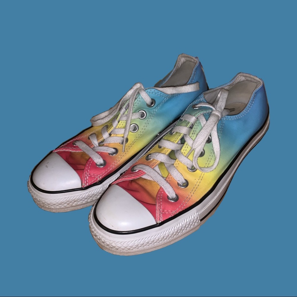 ombré rainbow converse! 🍭